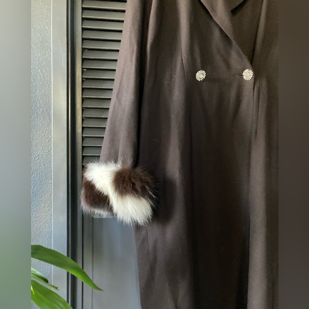 Vintage Coat dress with Fur Cuffs - Picture 5 of 13